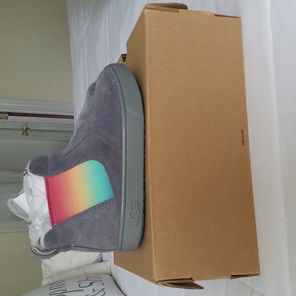 UGG T Hamden II Kids Size 11 - Picture 5 of 5